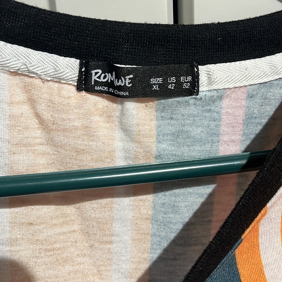 good condition mens romwe shirt - Picture 2 of 3